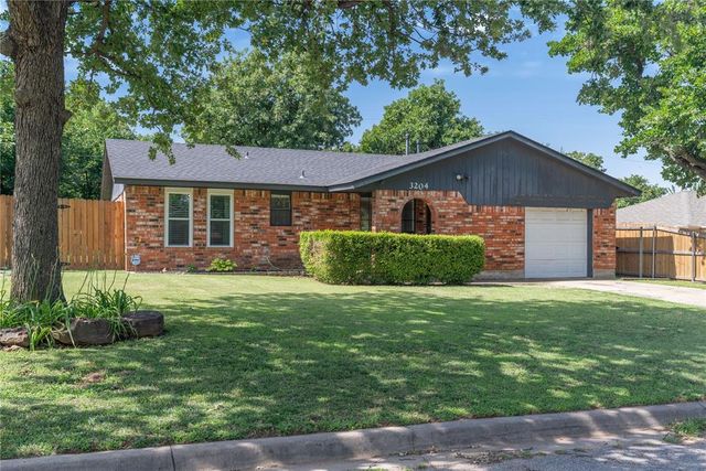 3204 Marla Lane, Edmond, OK 73034