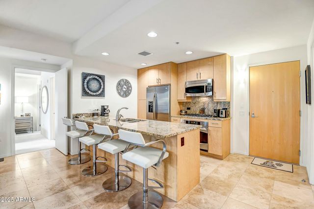 7121 E RANCHO VISTA Drive 2002, Scottsdale, AZ 85251