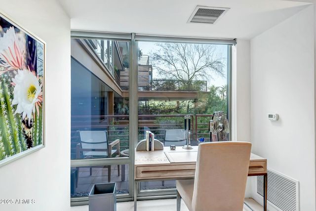 7121 E RANCHO VISTA Drive 2002, Scottsdale, AZ 85251