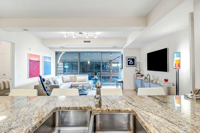 7121 E RANCHO VISTA Drive 2002, Scottsdale, AZ 85251