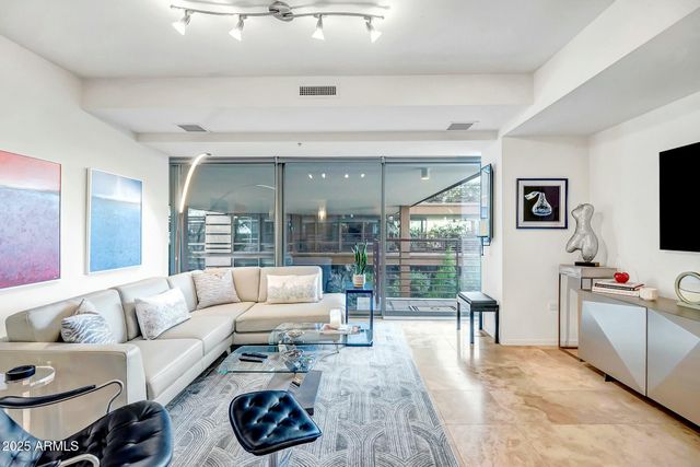 7121 E RANCHO VISTA Drive 2002, Scottsdale, AZ 85251