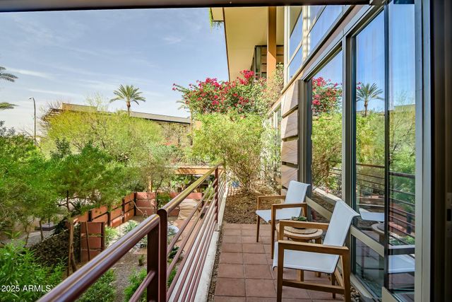 7121 E RANCHO VISTA Drive 2002, Scottsdale, AZ 85251