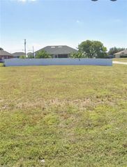 418 Kismet PKWY W, Cape Coral, FL 33993