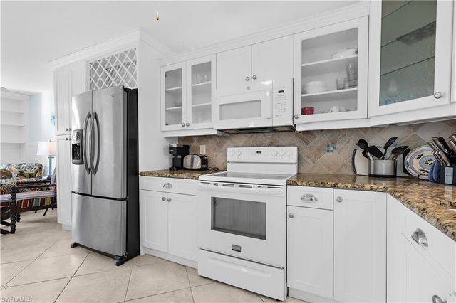 1190 Yesica Ann CIR B101, Naples, FL 34110