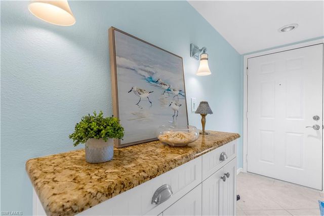 1190 Yesica Ann CIR B101, Naples, FL 34110