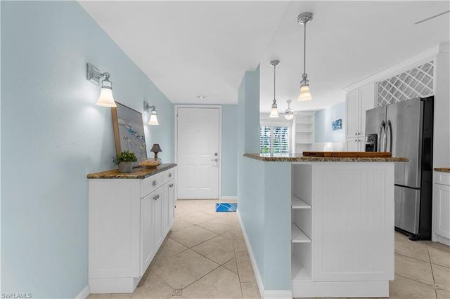 1190 Yesica Ann CIR B101, Naples, FL 34110