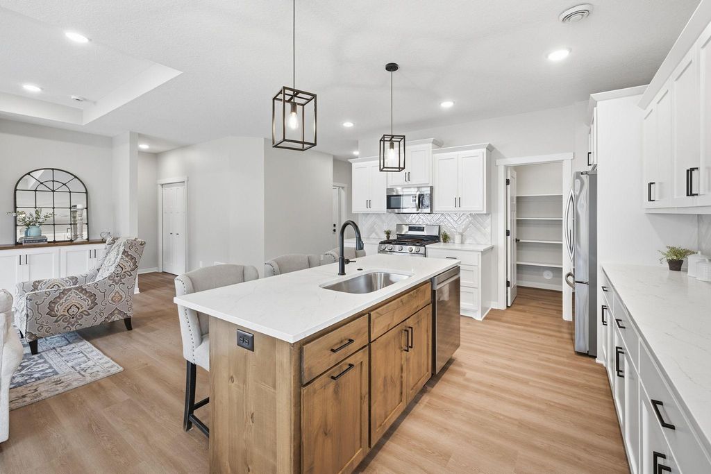 13810 102nd Court N, Maple Grove, MN 55369 — photo 5