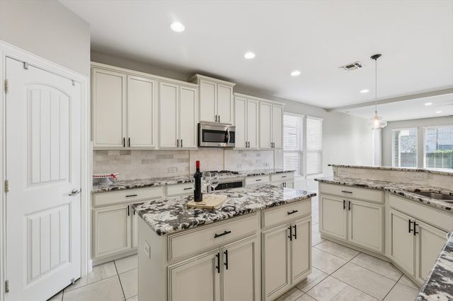 15801 Weymouth Drive, Frisco, TX 75036