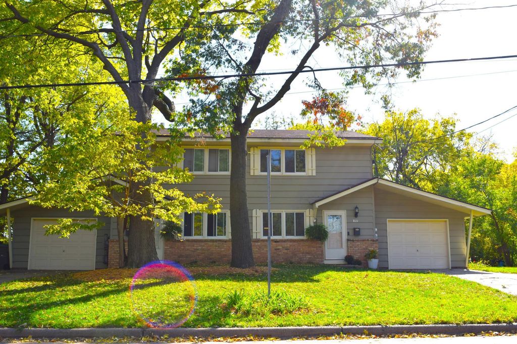 819 & 821 55th Avenue N, Brooklyn Center, MN 55430 — photo 2