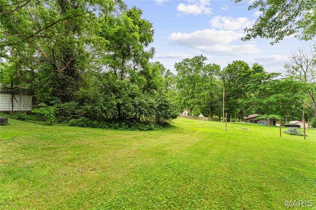 1427 Eberhart Avenue, Edwardsville, IL 62025
