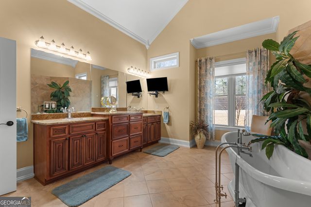 122 Bell Road, Jackson, GA 30233