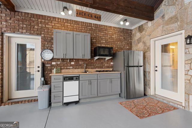 122 Bell Road, Jackson, GA 30233