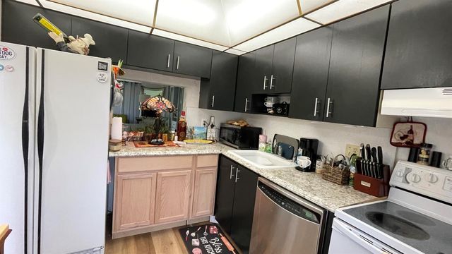 4 Abbey Lane 103, Delray Beach, FL 33446
