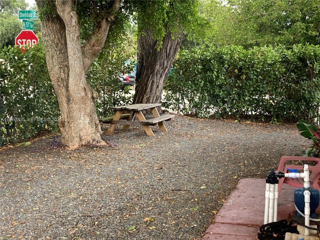 5720 Sheridan St 1, Hollywood, FL 33021