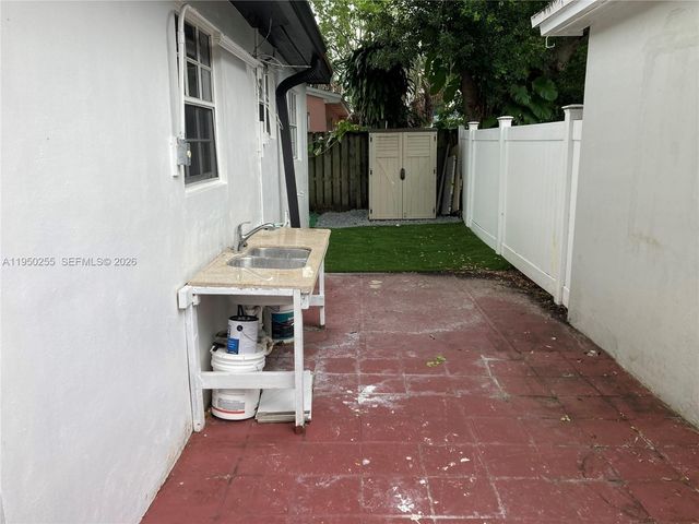 5720 Sheridan St 1, Hollywood, FL 33021