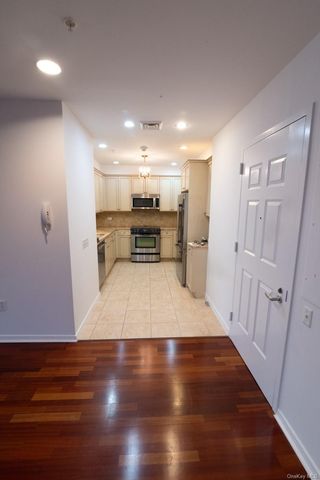 100 Harbor View Drive 251, Port Washington, NY 11050