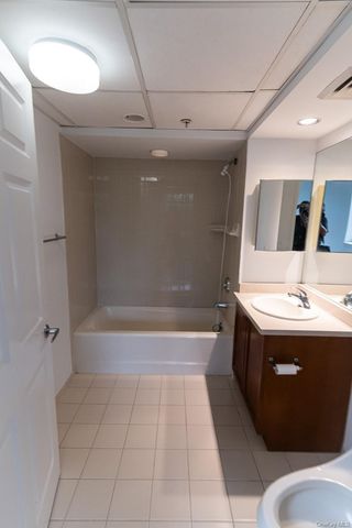 100 Harbor View Drive 251, Port Washington, NY 11050