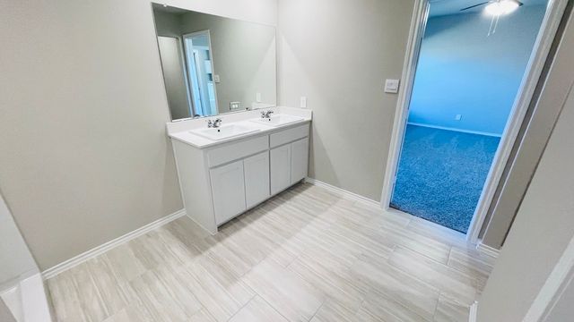 4232 TRICKLING CREEK Lane, Fort Worth, TX 76036