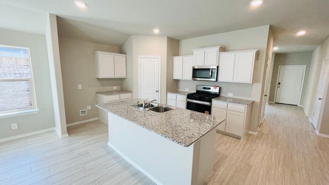 4232 TRICKLING CREEK Lane, Fort Worth, TX 76036