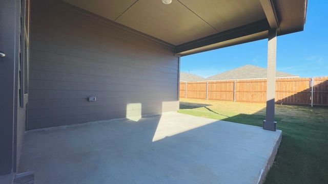 4232 TRICKLING CREEK Lane, Fort Worth, TX 76036