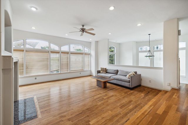 6201 Taggart A, Houston, TX 77007