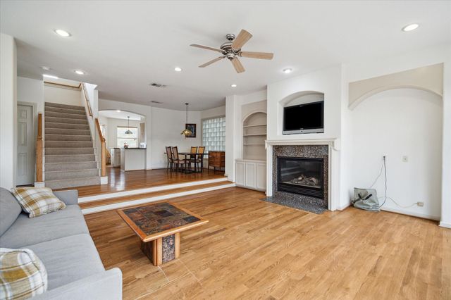 6201 Taggart A, Houston, TX 77007