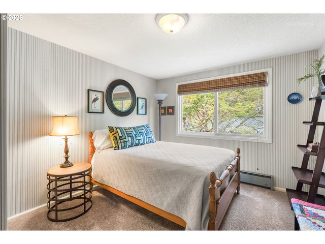 17359 WREN Ct, Lake Oswego, OR 97034