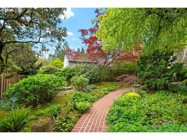 17359 WREN Ct, Lake Oswego, OR 97034