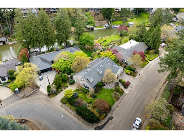 17359 WREN Ct, Lake Oswego, OR 97034