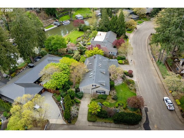 17359 WREN Ct, Lake Oswego, OR 97034