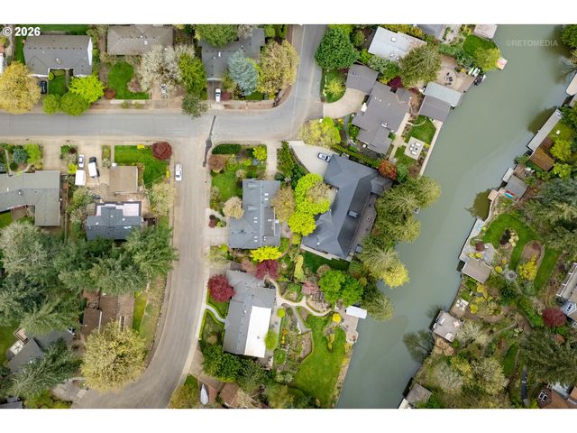 17359 WREN Ct, Lake Oswego, OR 97034