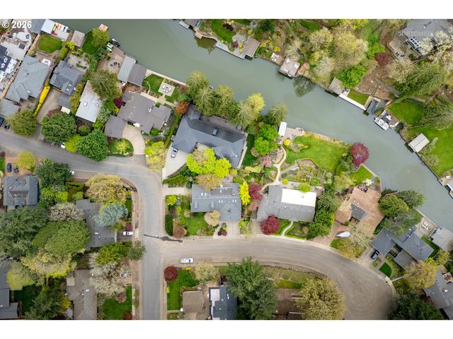 17359 WREN Ct, Lake Oswego, OR 97034