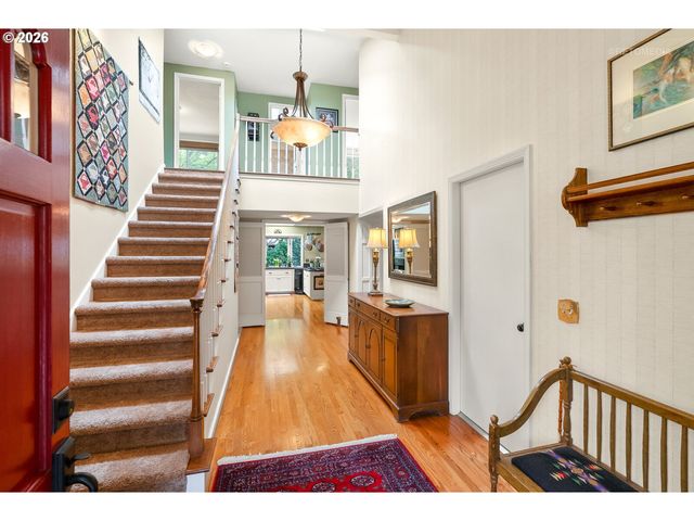 17359 WREN Ct, Lake Oswego, OR 97034