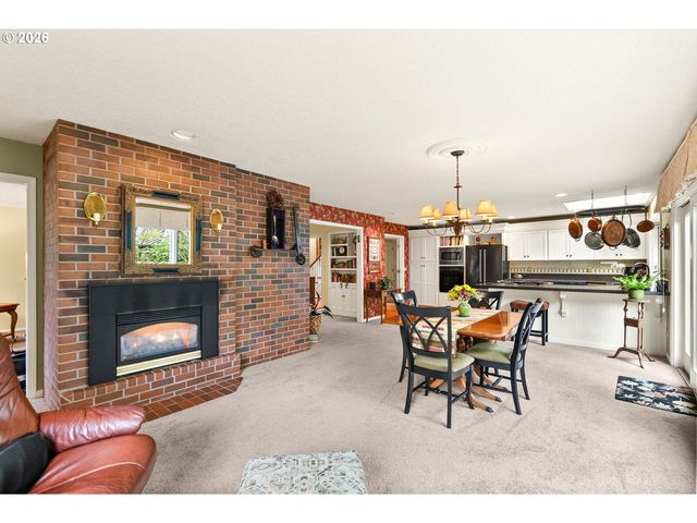 17359 WREN Ct, Lake Oswego, OR 97034