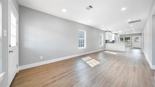 4111 Avenue Q, Galveston, TX 77550