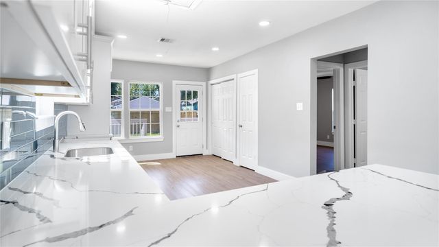 4111 Avenue Q, Galveston, TX 77550