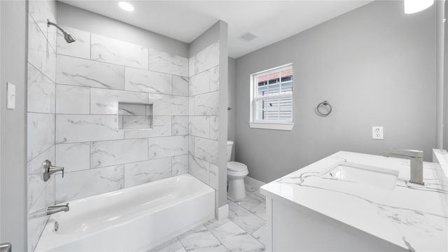 4111 Avenue Q, Galveston, TX 77550