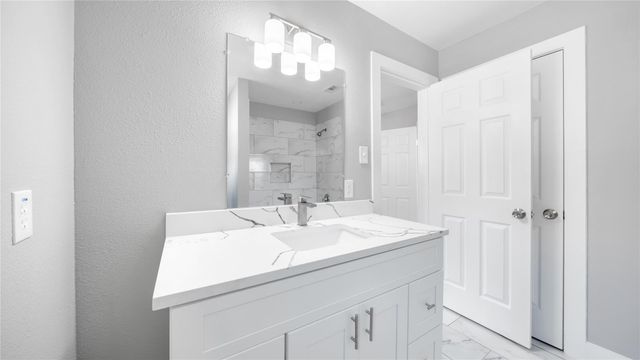 4111 Avenue Q, Galveston, TX 77550