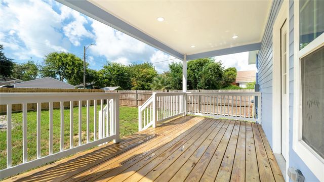 4111 Avenue Q, Galveston, TX 77550