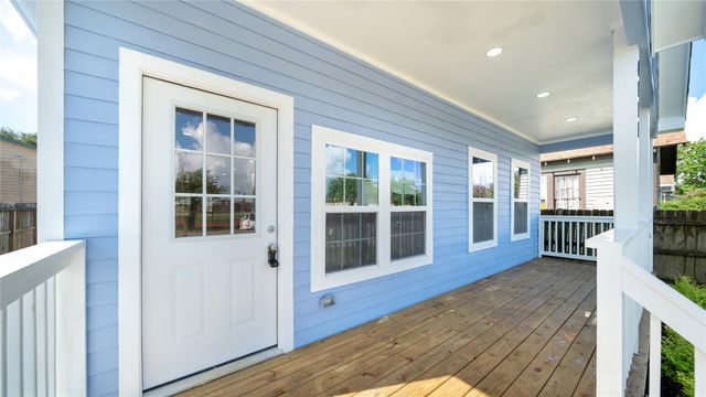 4111 Avenue Q, Galveston, TX 77550