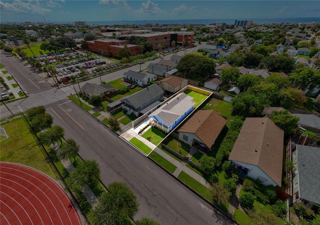 4111 Avenue Q, Galveston, TX 77550