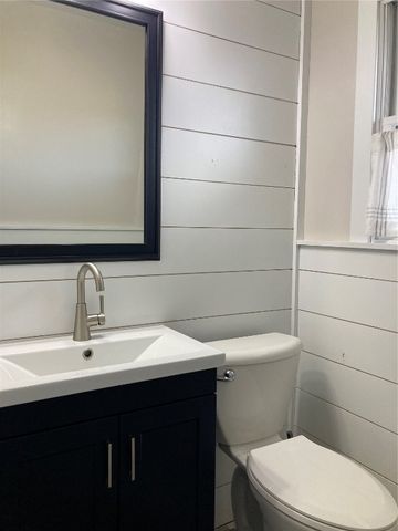 102 N 8th Avenue, Vinton, IA 52349