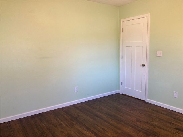 102 N 8th Avenue, Vinton, IA 52349