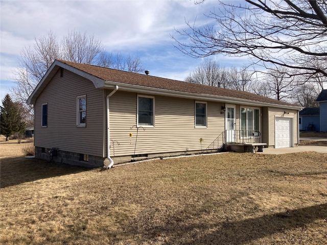 102 N 8th Avenue, Vinton, IA 52349