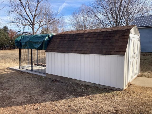 102 N 8th Avenue, Vinton, IA 52349