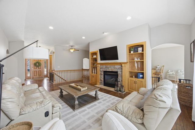 7209 Maple Lane, Horace, ND 58047