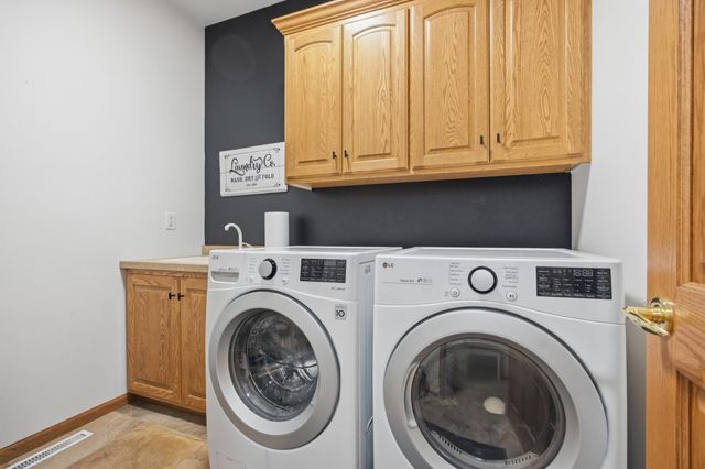 7209 Maple Lane, Horace, ND 58047