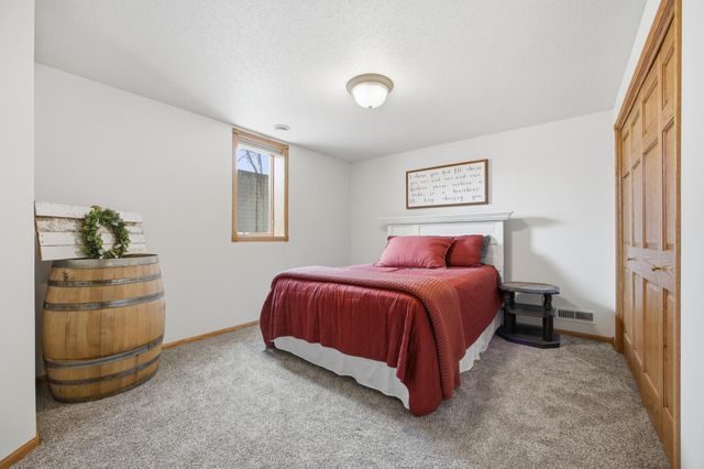 7209 Maple Lane, Horace, ND 58047