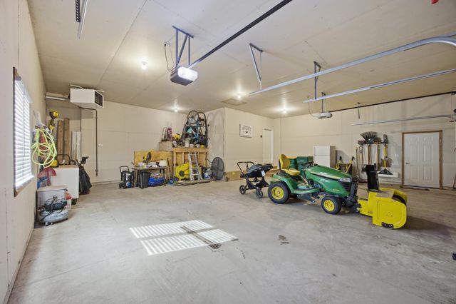 7209 Maple Lane, Horace, ND 58047