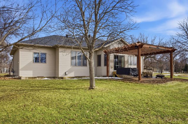 7209 Maple Lane, Horace, ND 58047